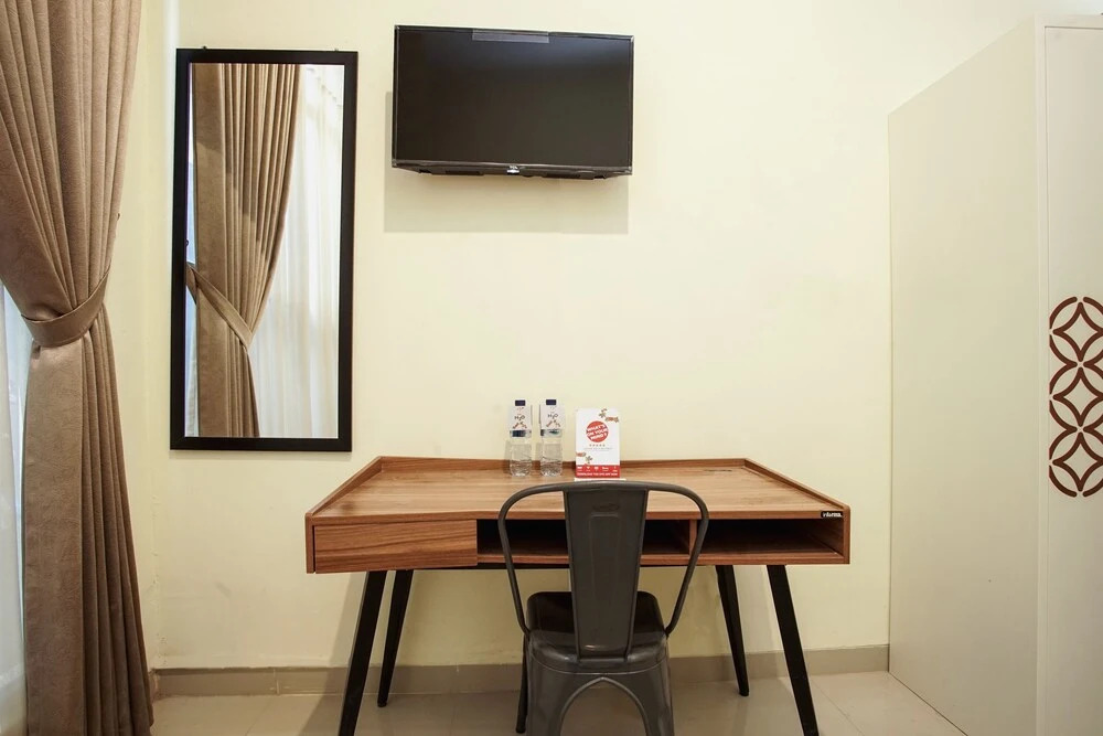 Eirini Family Homestay by OYO Rooms