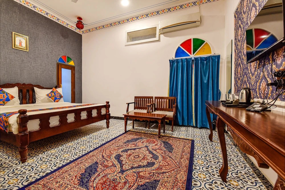 Fabhotel Ambika Chirwa House