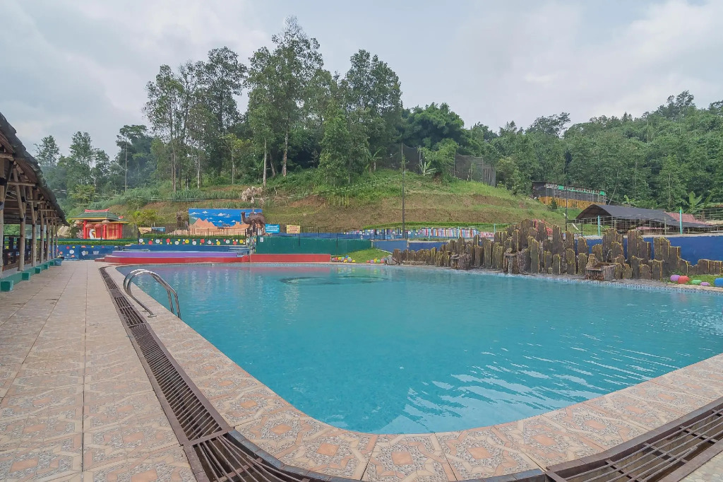 RedDoorz Resort Syariah @ Batu Apung Purwakarta