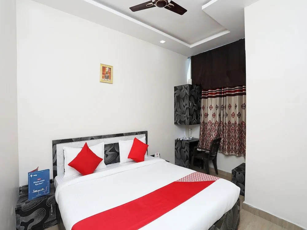 OYO 26612 Phoenix Inn