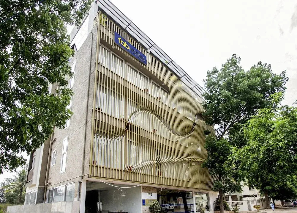 FabHotel IWE Studio Yelahanka