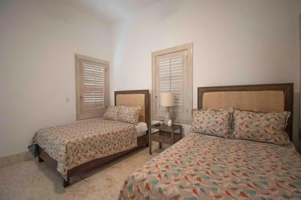 Stylish Fully-staffed Villa Near Beach and Lagoons in Exclusive Golf Resort