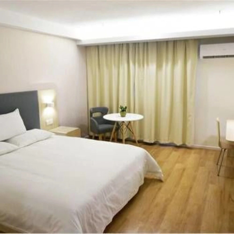 Ruiyun Hotel (Guangzhou Huadu Shiling Leather City)