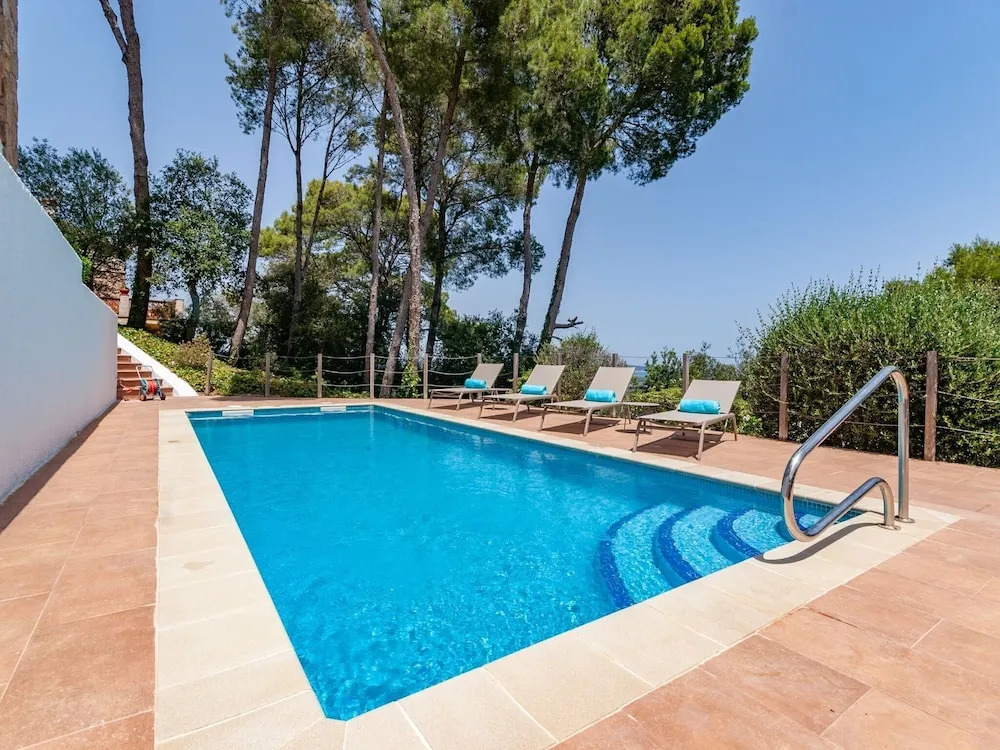 Lovely Holiday Home in Pals With Heated Pool and Sea Views
