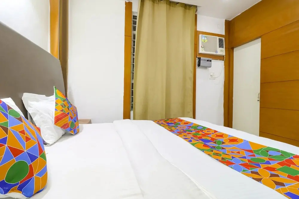 FabHotel Nand