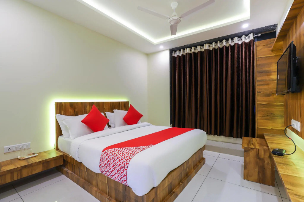 OYO 64029 Hotel Phoenix