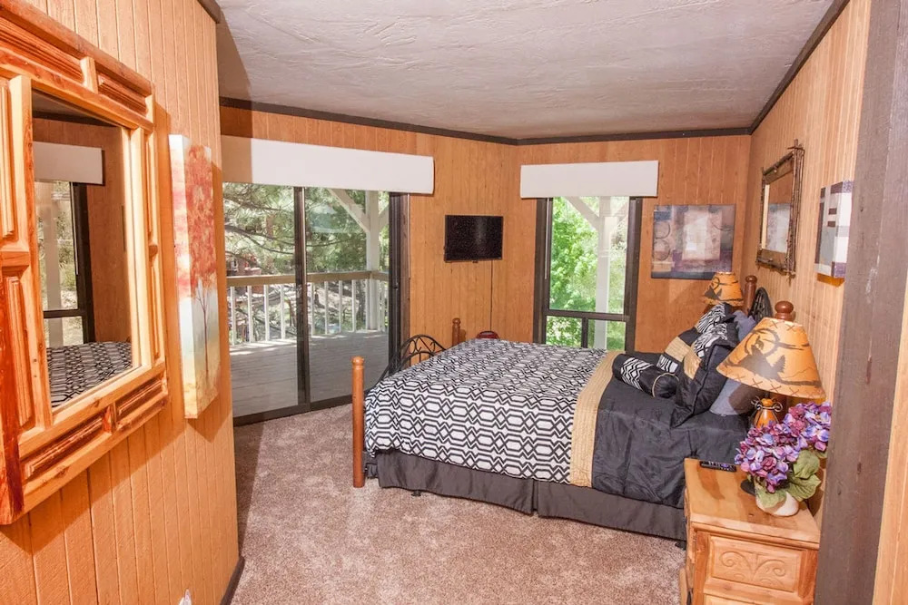 Lakefront Spectacular-800 by Big Bear Vacations