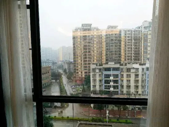 Pingguo Wanguan Huazhong Hotel