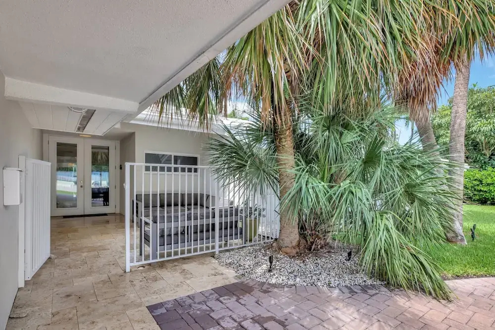 Seabreeze - 6BR Pool and Steps to Beach