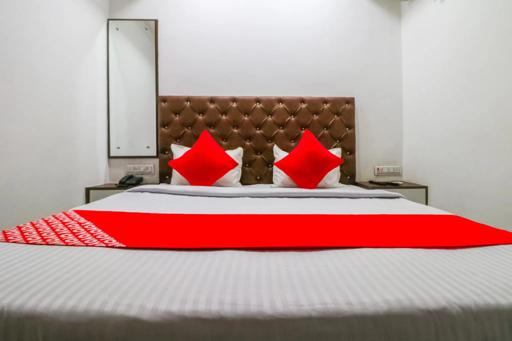 OYO HSR129 Rv Hotel
