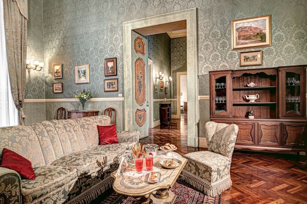 Suite Borbone Royal