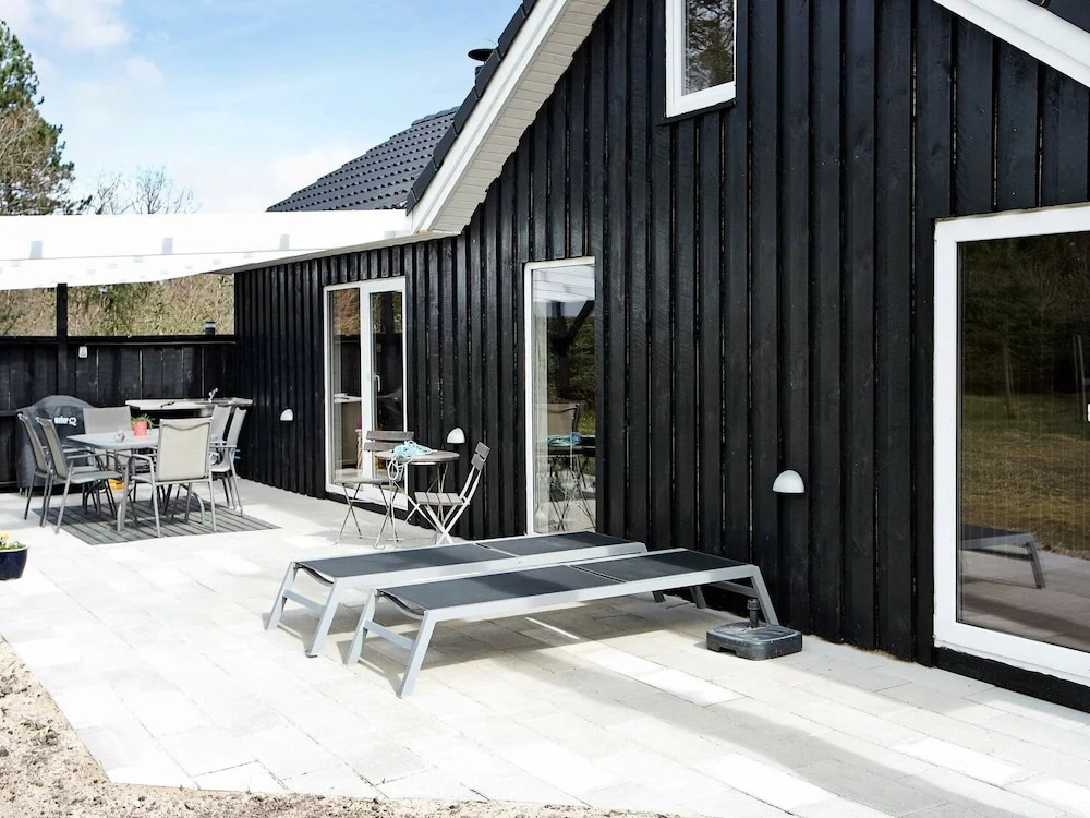 Luxurious Holiday Home in Hadsund With Jacuzzi