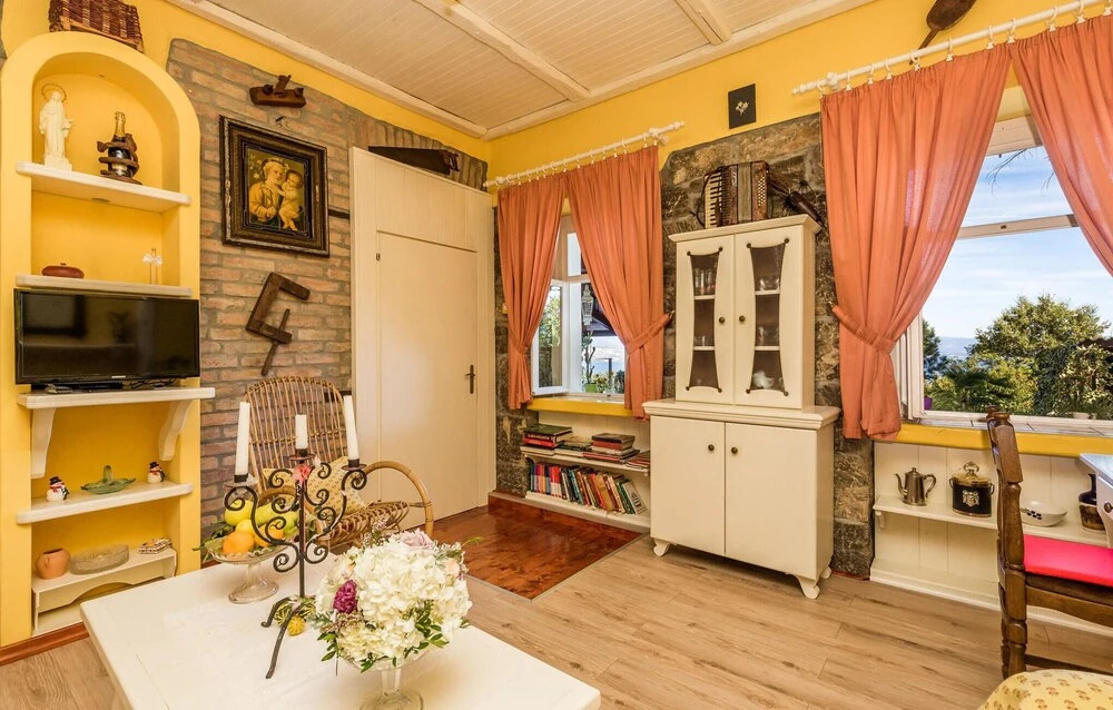 Nice Home in Lovran With 3 Bedrooms and Wifi