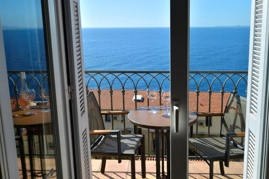 Hôtel La Pérouse Nice Baie des Anges
