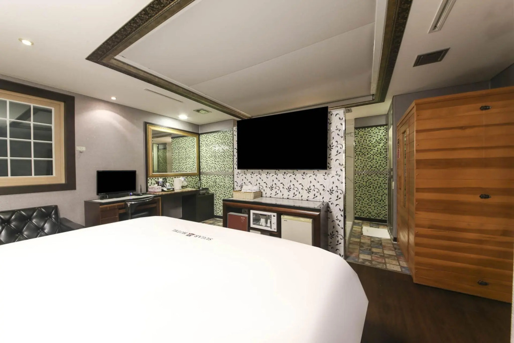 Sugar Hotel