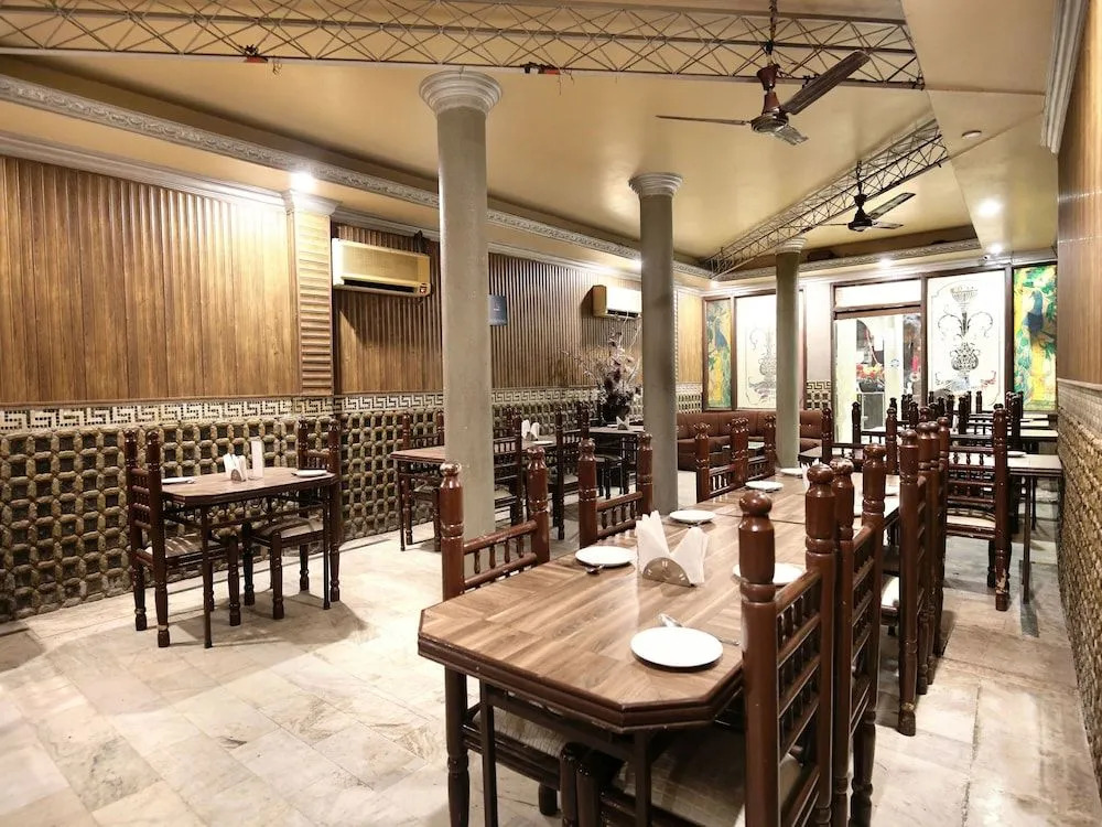 OYO 966 Hotel Sallow International