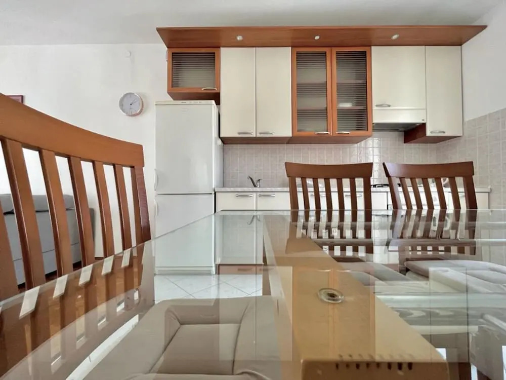 Lemon Tree Apartments