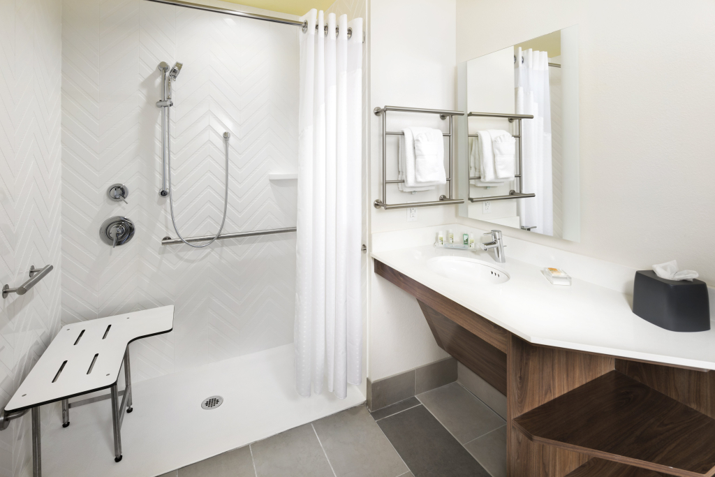 Holiday Inn & Suites Arden - Asheville Airport by IHG