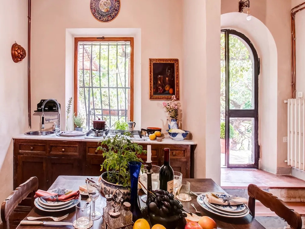 Spacious villa in Cortona with private pool