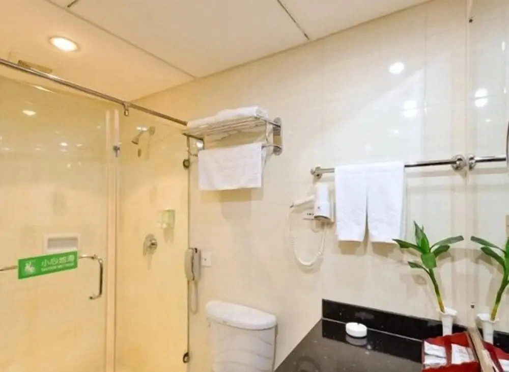 Dongfang Hotel