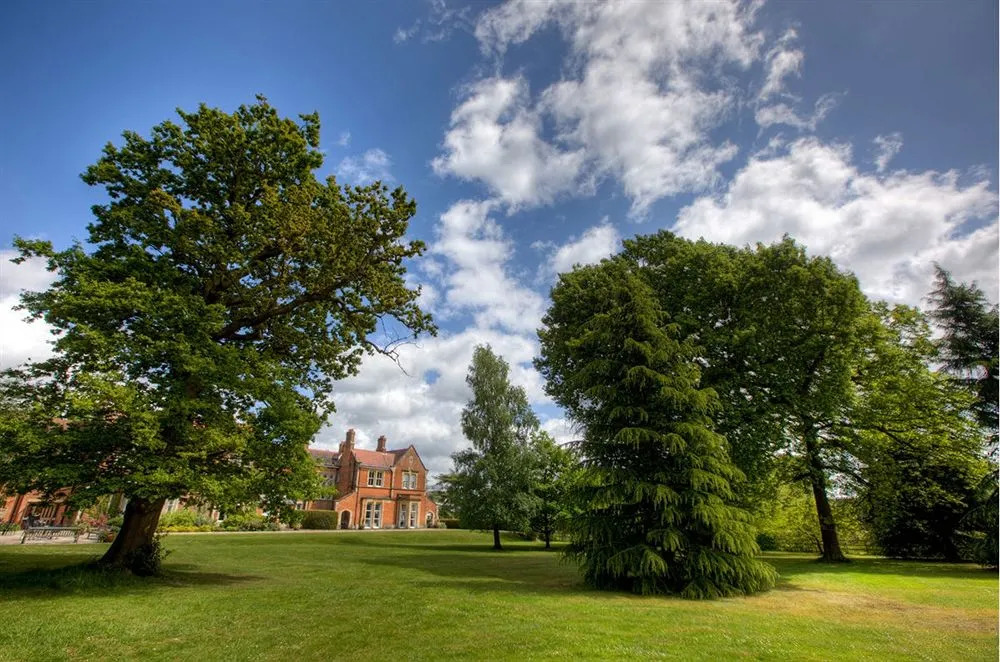 Oakwood House Hotel