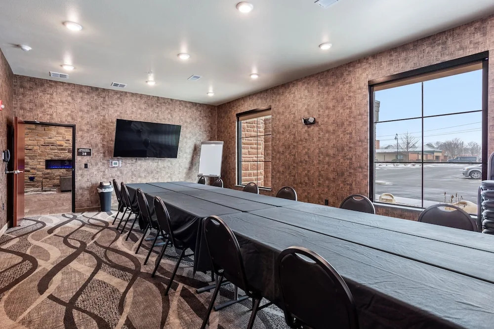 Cobblestone Hotel & Suites - Mosinee