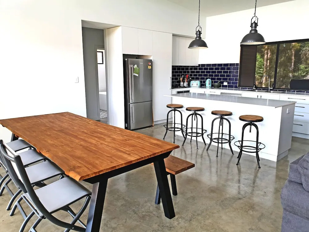 Vines & Stars - Amongst The Vines - Private Luxury