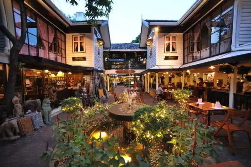 Silom Plaza