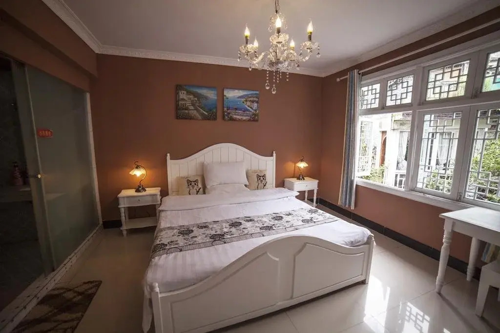 Fenghuang Slowly Time Inn