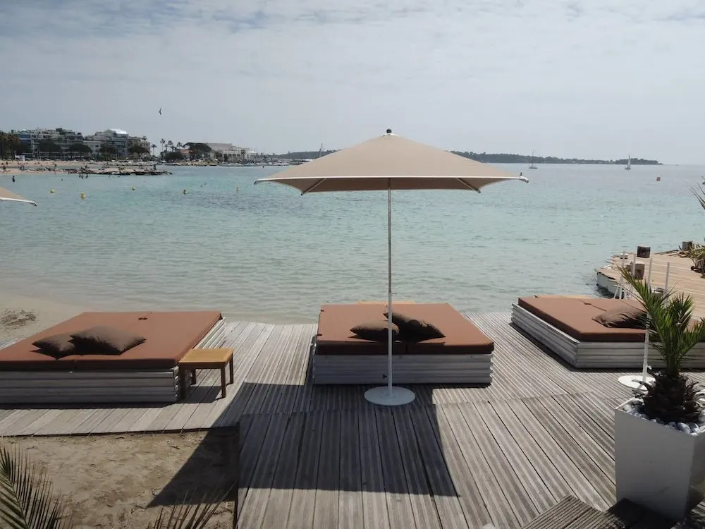 Superb Apart 6 People in the Heart of Cannes T32