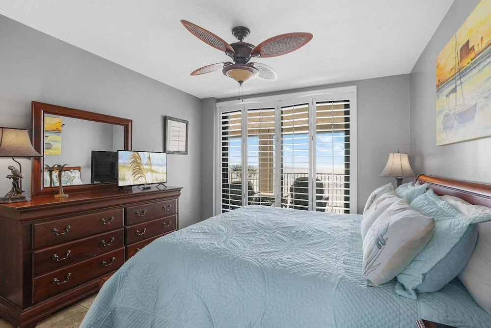Pelican Pointe 301- Corner Unit 3rd Floor Gulf-front