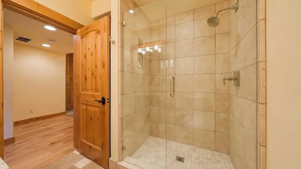 Truckee Escape w/ Hot Tub, Minutes to Skiing, Dining & Trails Valmont Lodge by Lake Tahoe