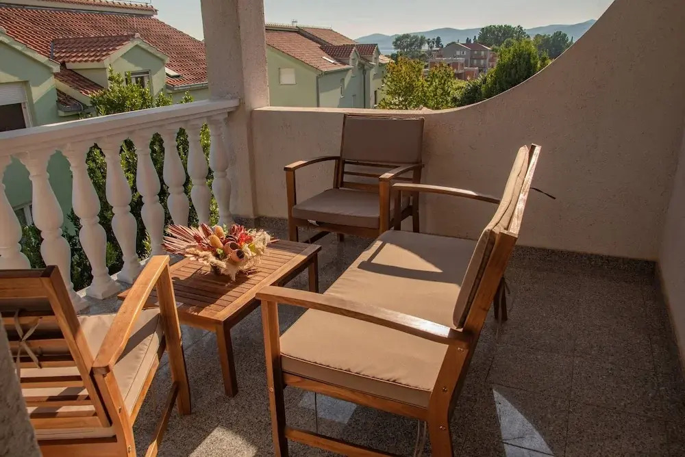 Kastel Gomilica Cozy and Stylish Apartments near the Sea