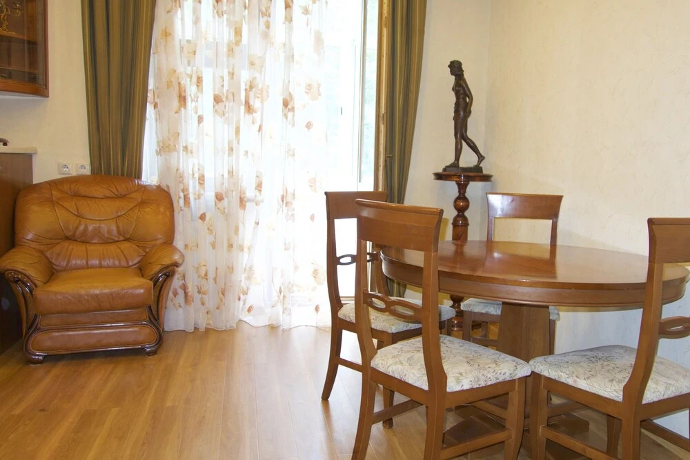 LUXKV Apartment on Panfilovskiy 3