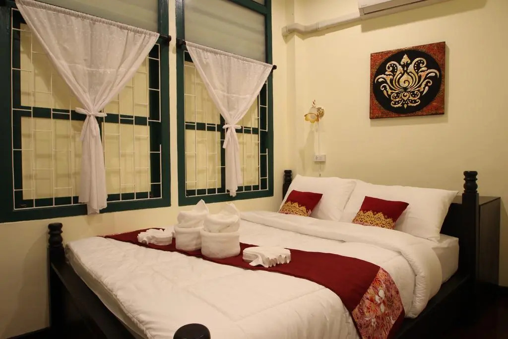 Srisomboon Hostel