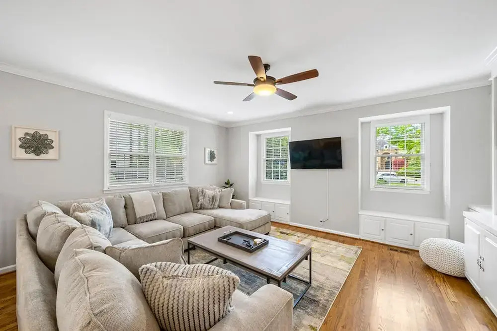Beautiful and Quiet Newly Renovated 4 Bedroom Retreat