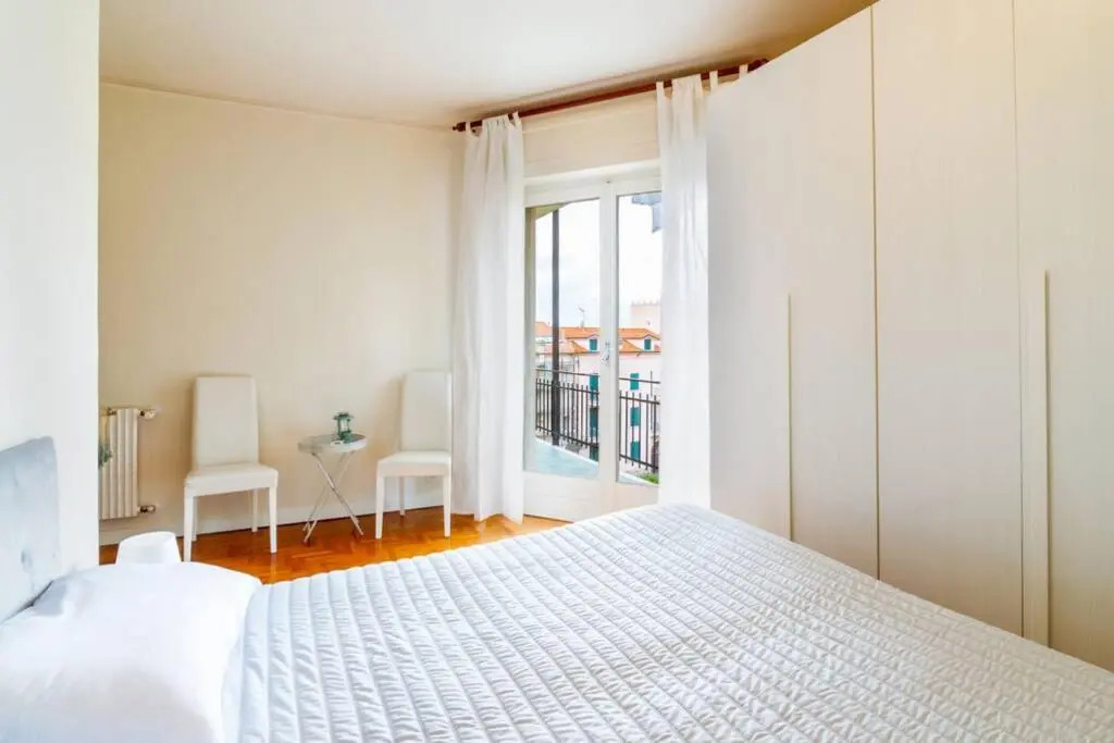 Home la Quiete. Two Bedrooms, 250m From the Beach