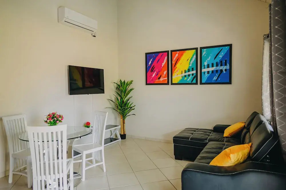 Best Quality 1 Bedroom Apartment 3 km From Eagle Beach