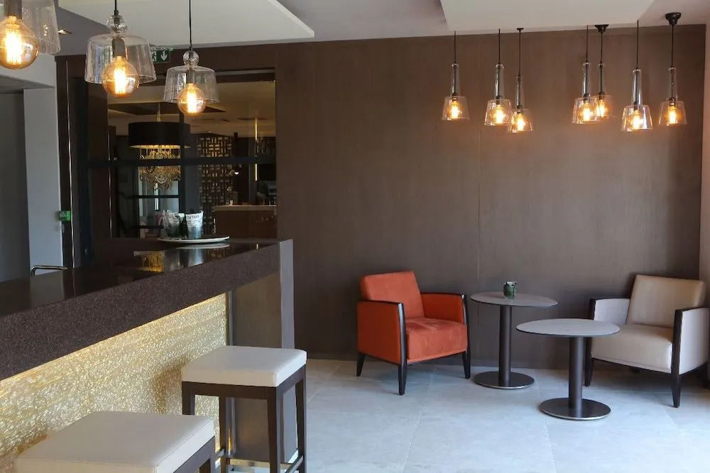 Logis Hotel Relais Saint Jacques - Châteauroux