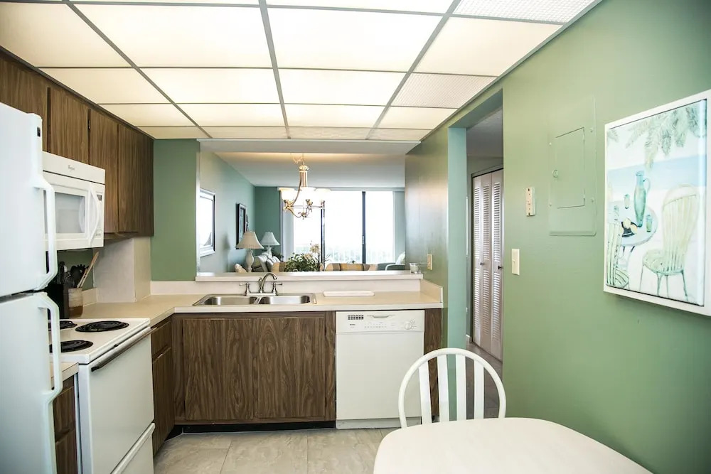 South Seas Tower 4 605