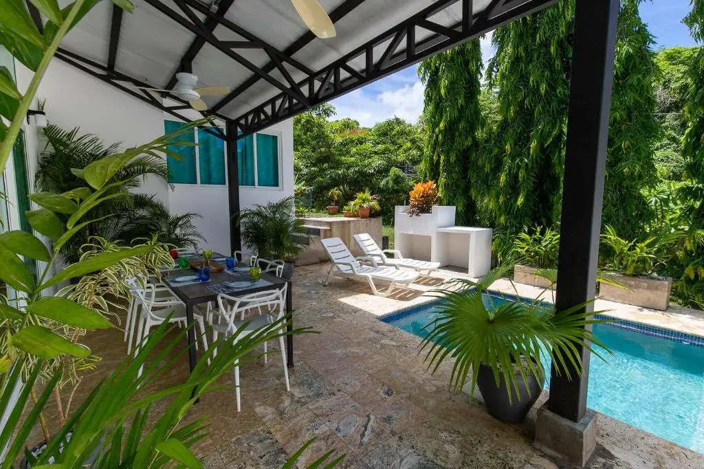 Casa Esmeralda - Family Friendly 3 Bedroom Home with Private Pool