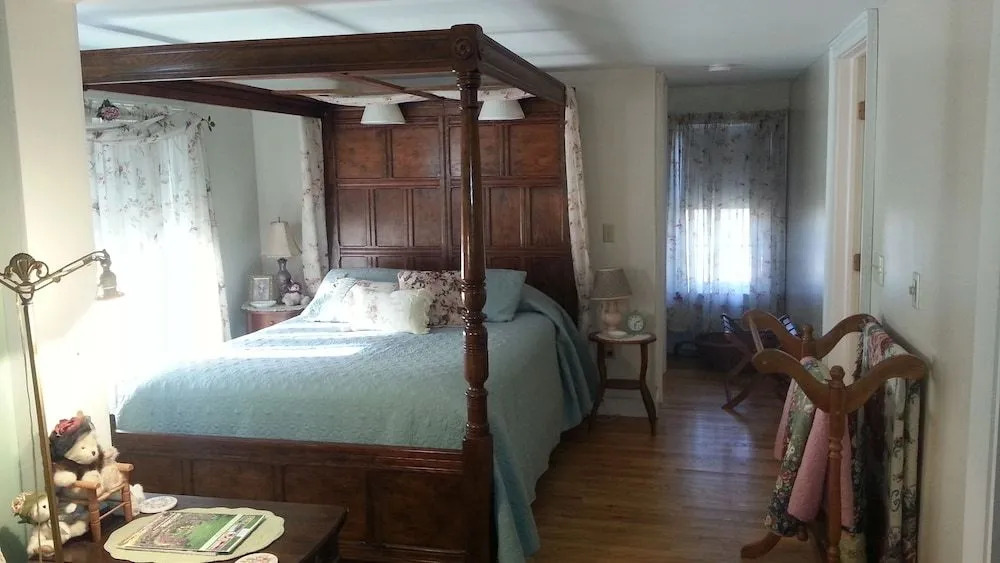 Truman Gillet House B & B