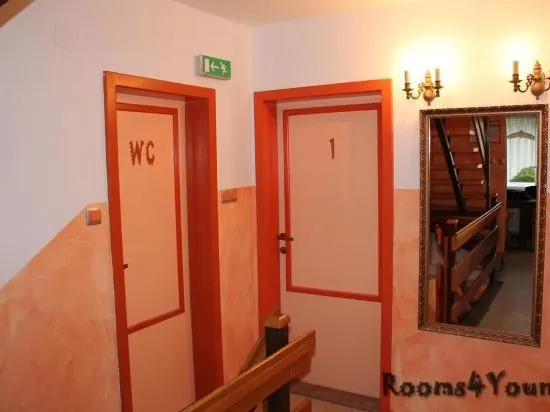 Rooms4Young
