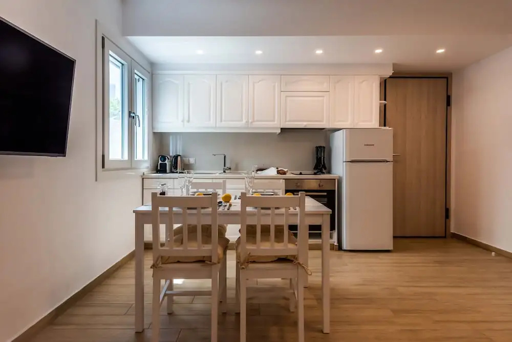 White Rock Milos Suites