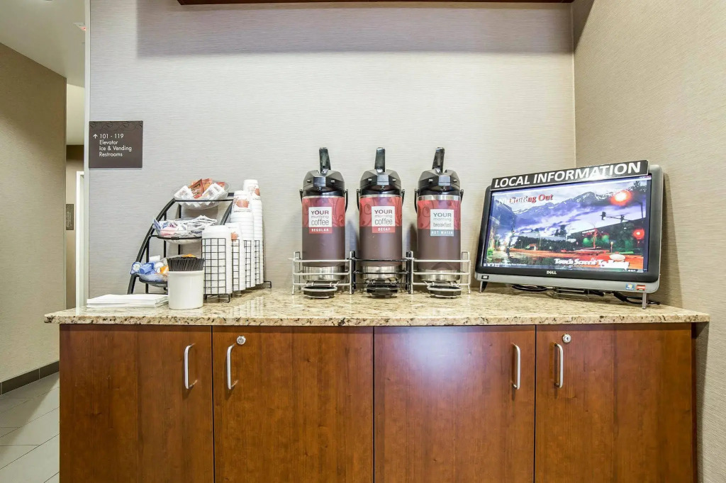 Comfort Suites Airport-University