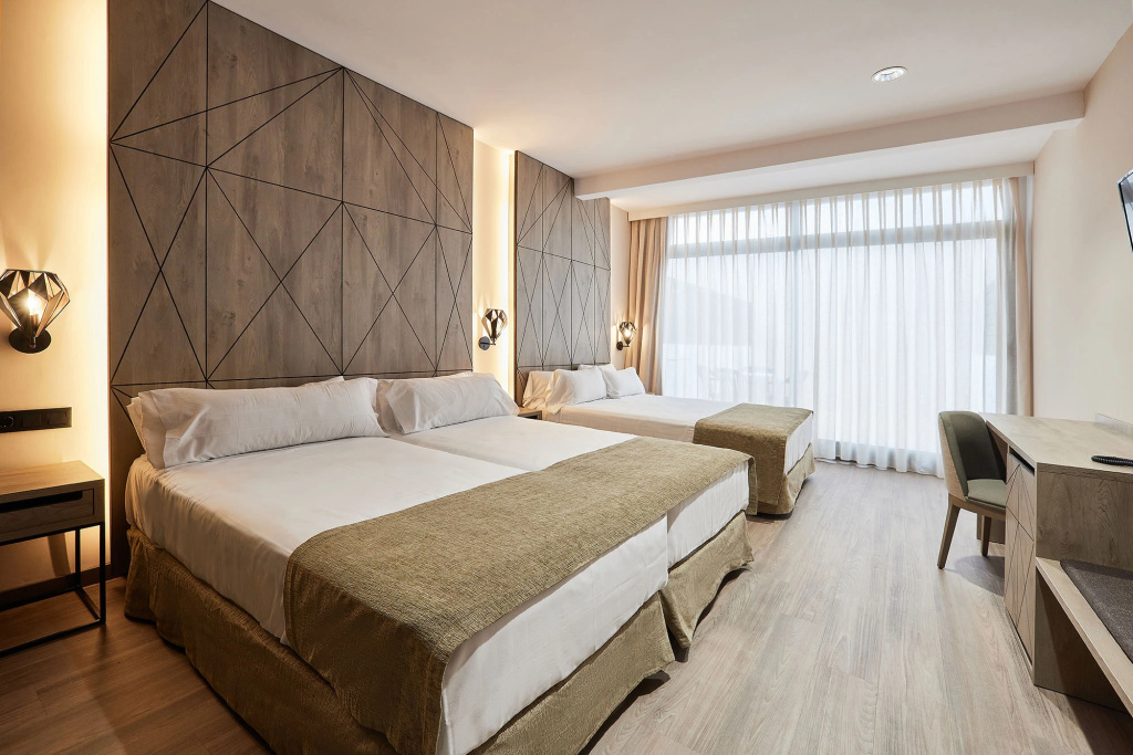 Hotel Bristol 4 Sup