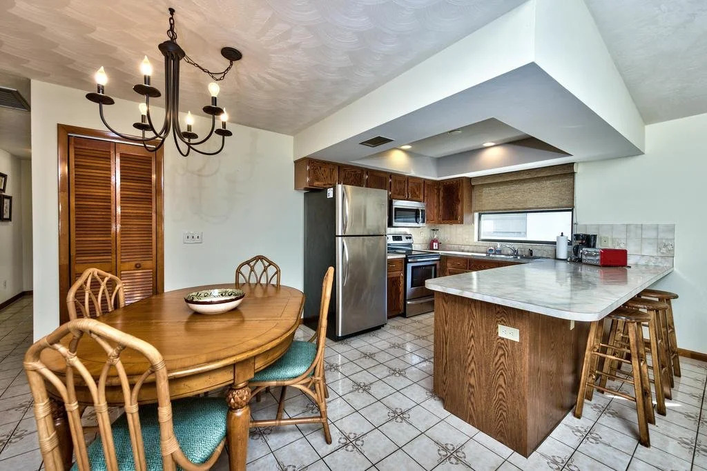 Avanti Vacation Rental - Newly Updated 3 BR Retreat with Private Pool - Just Minutes from Vanderbilt Beach and Delnor Wiggins! State Park Sunny Southern Exposure and Pet Friendly Stay