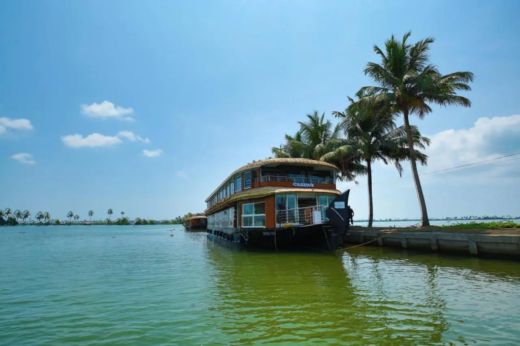 Southern Panorama Houseboats