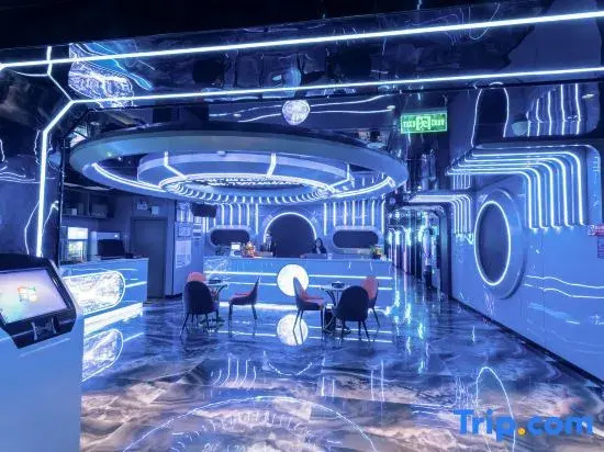 Tianmin Holiday Hotel (Guangzhou Baiyun Dayuan Light Rail Metro Station Store)
