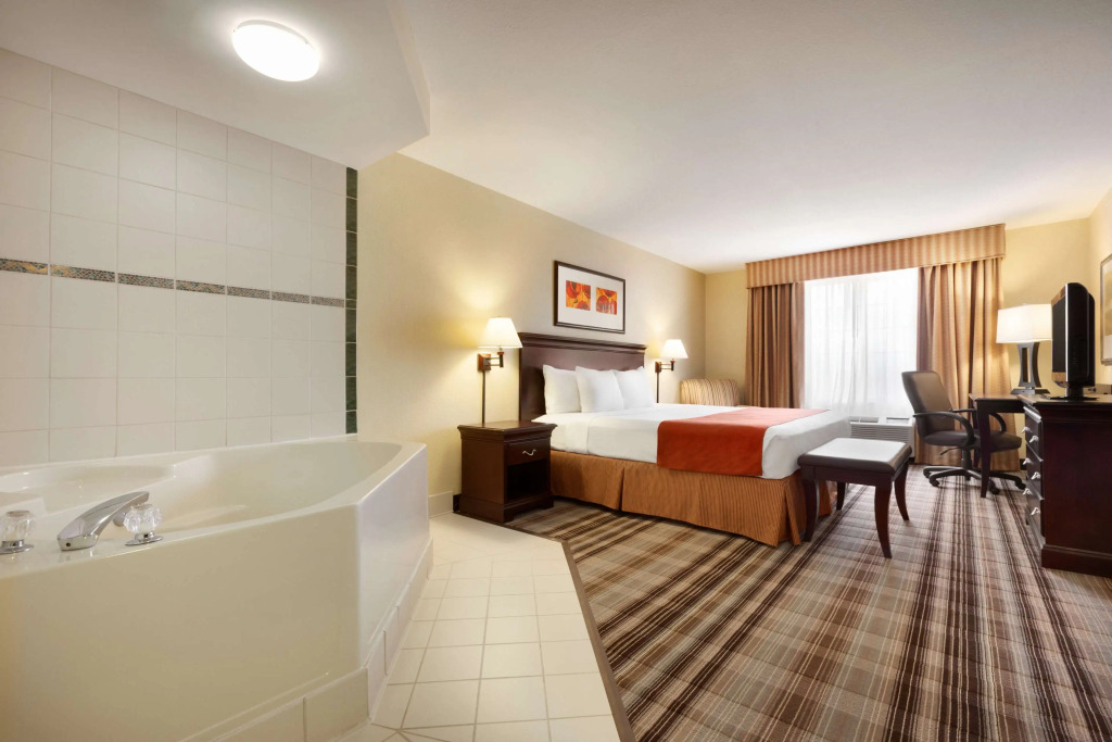 Country Inn & Suites by Radisson, Lexington, VA
